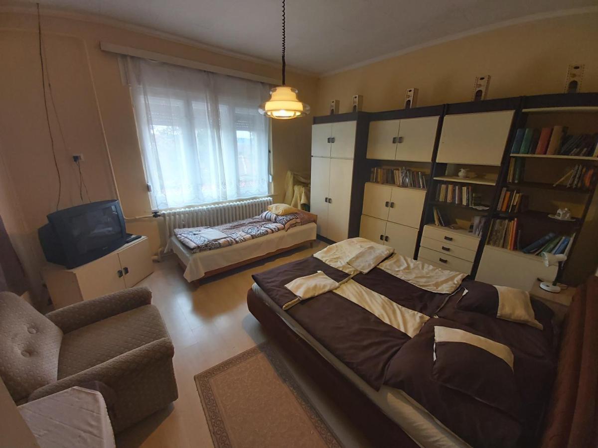 Vár-lak Vendégház Szendro Exterior foto