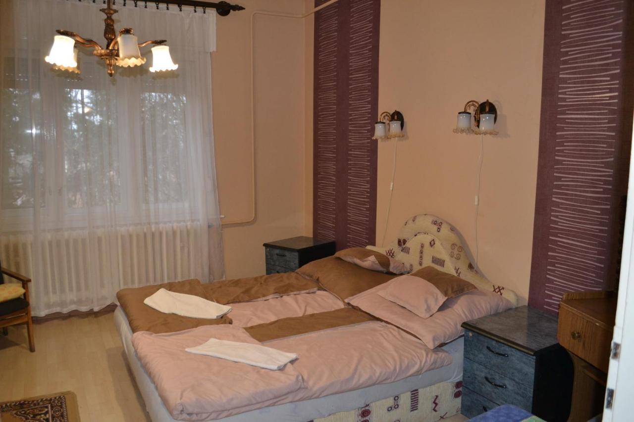 Vár-lak Vendégház Szendro Exterior foto